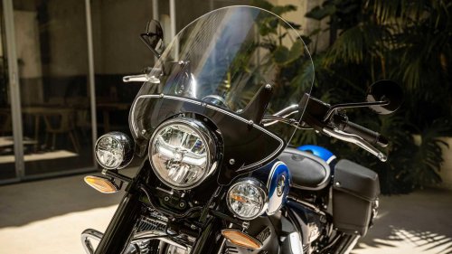 Cruiser Motorcycle That Lets You Ride Longer Between Stops