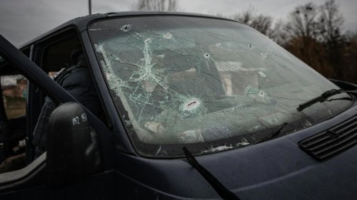 20 Driving Rules No One Follows (But Totally Should)