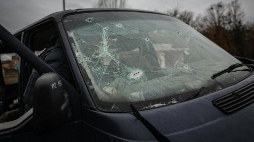 20 Driving Rules No One Follows (But Totally Should)