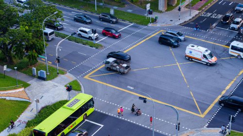 20 Driving Rules No One Follows (But Totally Should)