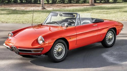 10 vintage cars that were designed to stand out