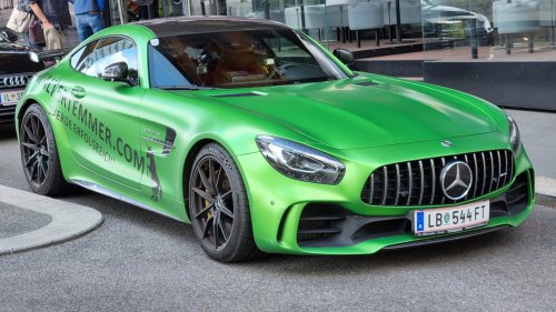 10 factory V8 monsters that defined the modern horsepower era