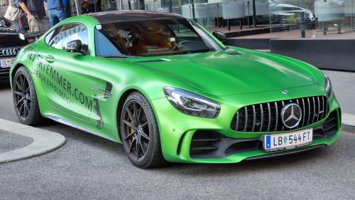 10 factory V8 monsters that defined the modern horsepower era