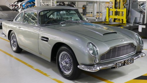 8 classic ’60s cars guaranteed to turn heads