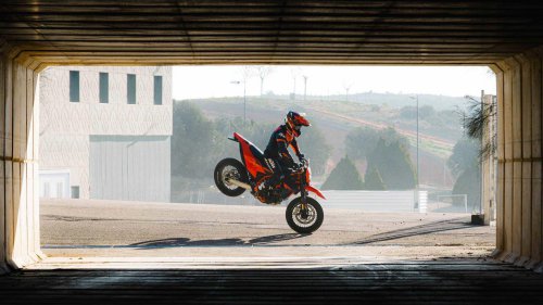 10 motorcycles that redefine what performance means