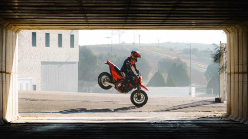 10 motorcycles that redefine what performance means