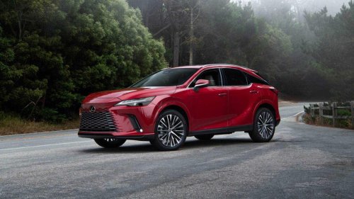 Lincoln Nautilus hybrid vs Lexus RX hybrid: Which hybrid saves you the most gas?