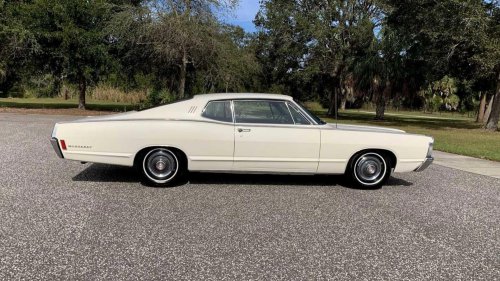 The Mercury Monterey Was Available As A Muscle Car With 340 HP