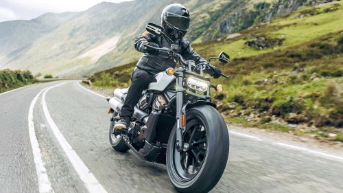 The power cruiser that feels fast, comfortable, and surprisingly practical