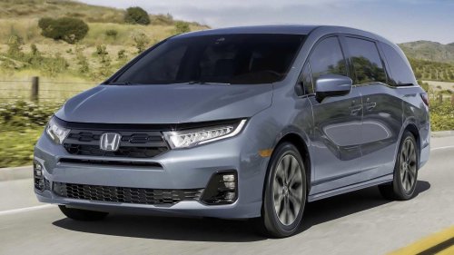 2026 minivan hybrid fuel savings: Kia Carnival and Toyota Sienna