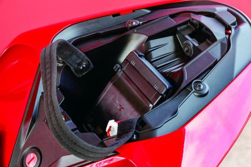 【レビュー】ドゥカティ「パニガーレV2S」インプレ｜難しさを感じさせず操る楽しさに溢れた新時代のドゥカティが誕生