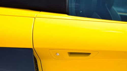 10 Features Car Manufacturers Should Stop Prioritizing &amp; 10 We Wish They Did