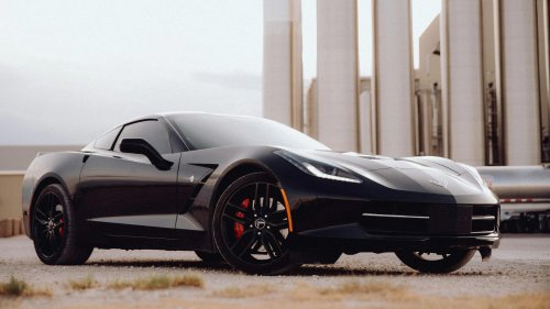 10 Features Car Manufacturers Should Stop Prioritizing &amp; 10 We Wish They Did