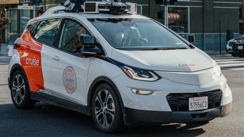 10 Features Car Manufacturers Should Stop Prioritizing &amp; 10 We Wish They Did