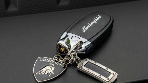 10 Features Car Manufacturers Should Stop Prioritizing &amp; 10 We Wish They Did