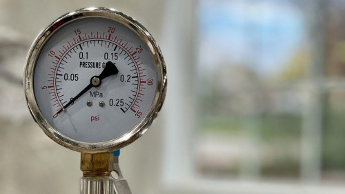 10 Features Car Manufacturers Should Stop Prioritizing &amp; 10 We Wish They Did