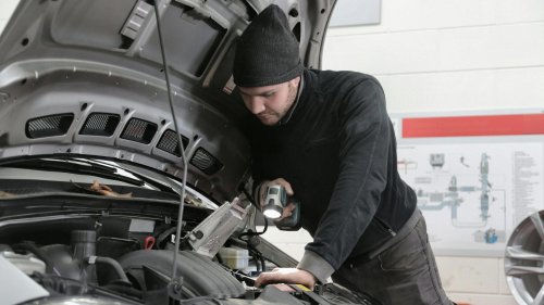 10 Things Mechanics Do That We All Hate & 10 Things Drivers Do That Mechanics Hate