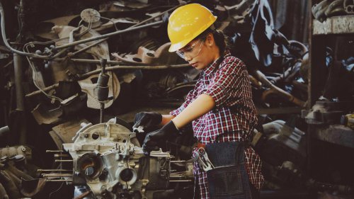 10 Things Mechanics Do That We All Hate &amp; 10 Things Drivers Do That Mechanics Hate