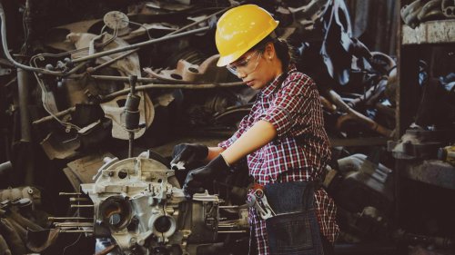 10 Things Mechanics Do That We All Hate &amp; 10 Things Drivers Do That Mechanics Hate