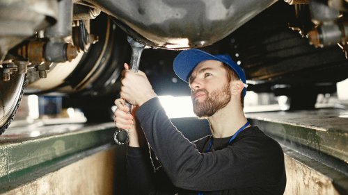 10 Things Mechanics Do That We All Hate &amp; 10 Things Drivers Do That Mechanics Hate