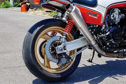 安田商会 CB750F インテグラ（ホンダ CB750F インテグラ）10年前に17インチ化して乗り続けてきた上で新しい試みも【Heritage&amp;Legends】