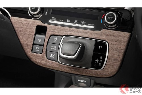 アストンマーティン | ベントレー | シトロエン | フィアット | スマート | トヨタ | ロータス | アキュラ | アルファロメオ | アルピナ | アルピーヌ | アウディ | キア | ビュイック | キャデラック | クライスラー | クプラ | レクサス | マクラーレン | フォルクスワーゲン | ブガッティ | ダッジ | ジープ | プジョー | ランドローバー | ロールス・ロイス | オペル | シボレー | ジェネシス | ポルシェ | シュコダ | ジャガー | フォード | メルセデス | ヒョンデ | メルセデス・ベンツ | フェラーリ | スバル | スズキ | テスラ | ダイハツ | インフィニティ | ホンダ | ランボルギーニ | いすゞ | トヨタ新型「アクア」登場！ 精悍さアップな“エアロ”とは？ オシャレ「ウッド調」内装にも注目！ 新しくなった「モデリスタ」デザインの狙い