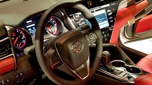 The 10 Worst Things About Driving A Toyota &amp; The 10 Best