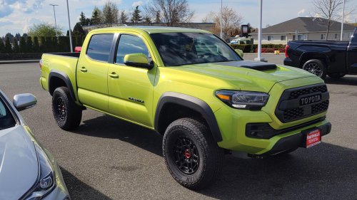 Showy Paint Jobs: 20 Unique Car Colors That Always Stand Out