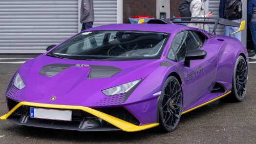 Showy Paint Jobs: 20 Unique Car Colors That Always Stand Out