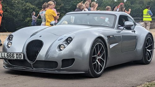 20 Amazing Cars You Can't Buy In America