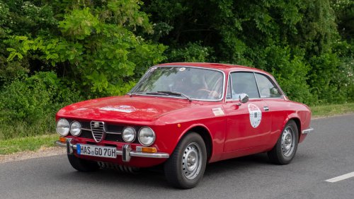 10 underrated classic cars from the 1960s