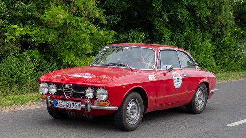 10 underrated classic cars from the 1960s