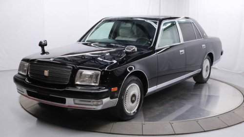 The forgotten V12 luxury car that you can now buy for the price of a Civic