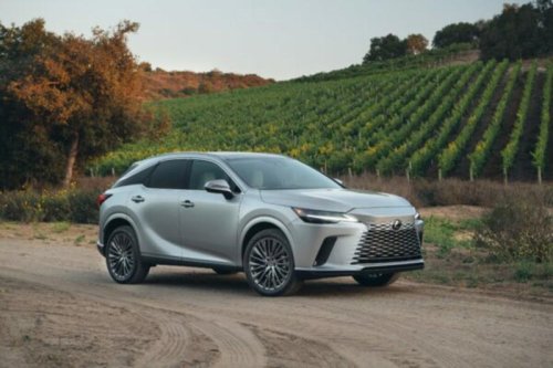 米レクサスが2026年モデルの最新版RXを発表。さて、日本のRXはどう変わる？