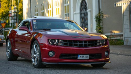 10 Reasons You Should Never Get A Camaro & 10 Reasons To Finally Splurge On One
