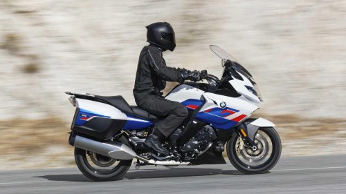 10 motorcycles that stay smooth at highway speeds