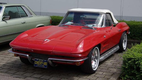8 classic street machines that still feel alive at every speed
