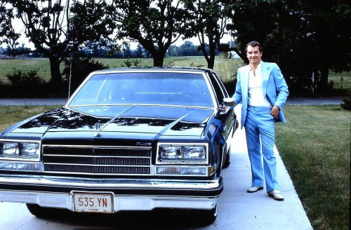 More 1970s Pics Of People Chilling With Muscle Cars