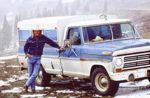 Muscle Cars, More 1970s Pics Of People Chilling With Muscle Cars
