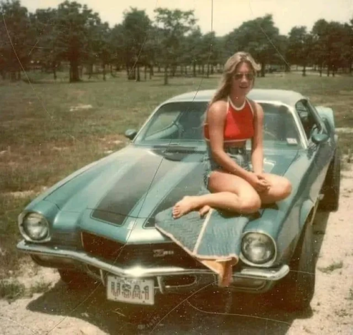 More 1970s Pics Of People Chilling With Muscle Cars