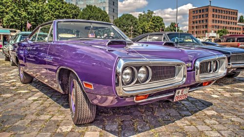 7 Muscle cars built around the 426 Hemi engine