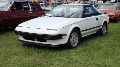 9 foreign sports cars that proved lightweight engineering still mattered