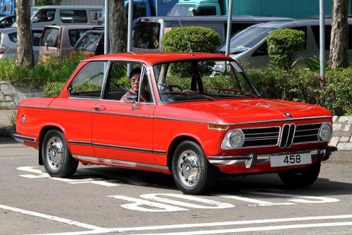 15 Vintage Cars That Defined a Generation