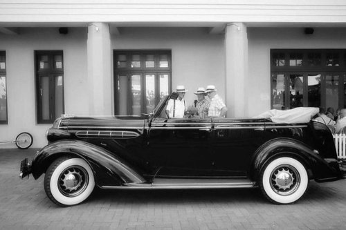 15 Vintage Cars That Defined a Generation
