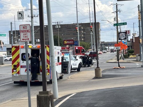 Multiple-car crash on Franklin, St. Joseph Avenue blocks intersection