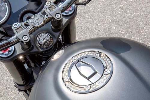 PMC Z900RS（カワサキ Z900RS）類を見ない高級感を作り出す漆黒エディションが充実中【Heritage&Legends】