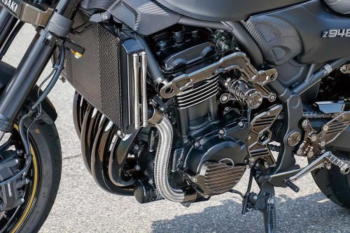 PMC Z900RS（カワサキ Z900RS）類を見ない高級感を作り出す漆黒エディションが充実中【Heritage&amp;Legends】