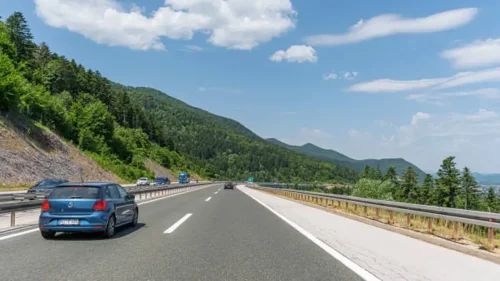 Ni 80 ni 120: la DGT confirma a qué velocidad gastarás menos combustible