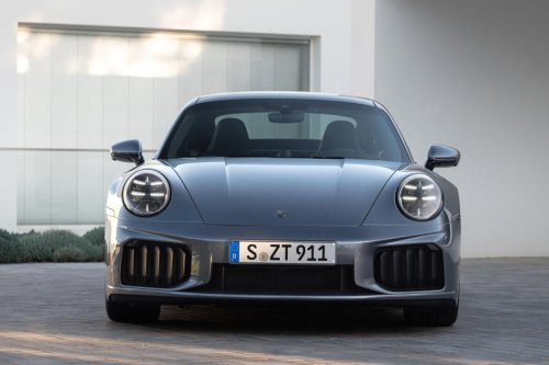 ポルシェがハイブリッドの最新型「911ターボS」「911ターボSカブリオレ」を導入