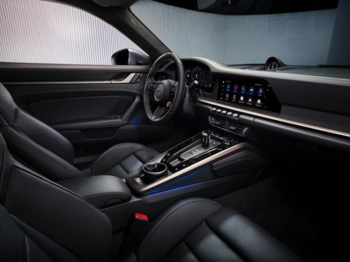 ポルシェがハイブリッドの最新型「911ターボS」「911ターボSカブリオレ」を導入